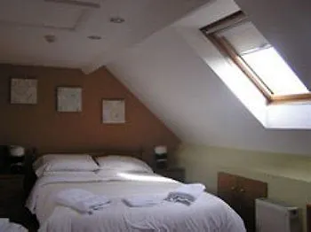 Bed & Breakfast Orillia House & 3*