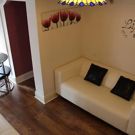Orillia House & Bed and breakfast 3*