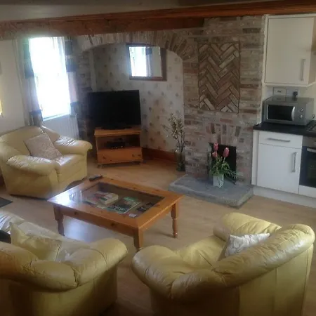 Orillia House & Bed and breakfast 3*