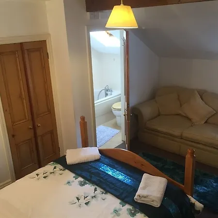 Orillia House & Bed and breakfast 3*
